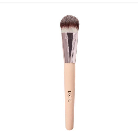 Doll 10 Smoothing Foundation Makeup Brush Size No. 16 - Picture 8 of 8